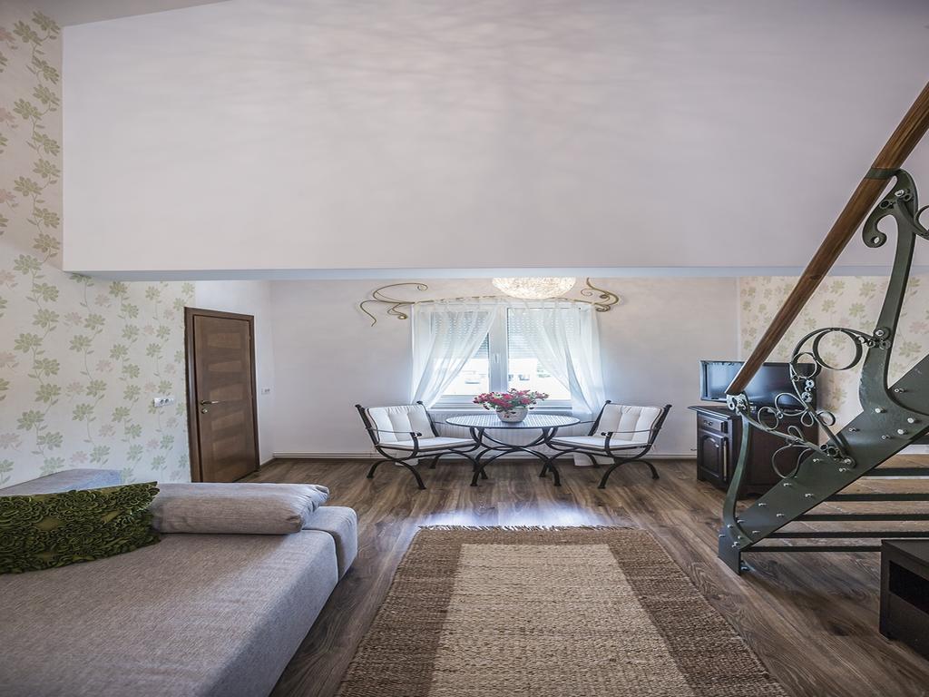 Villa Ronda 에포리수드 객실 사진